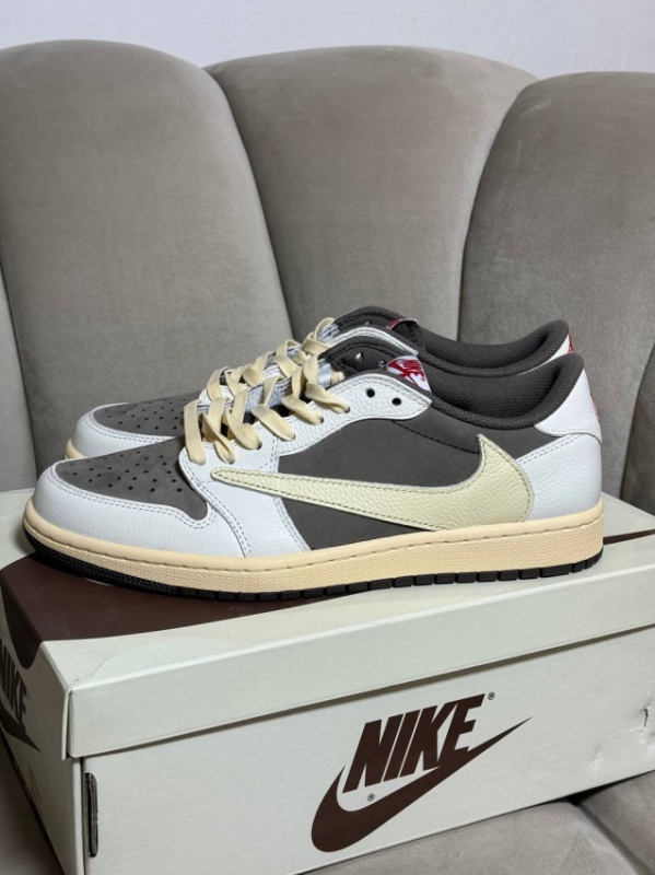 Кросівки Nike Jordan 1 Low Fragment x Travis Scott