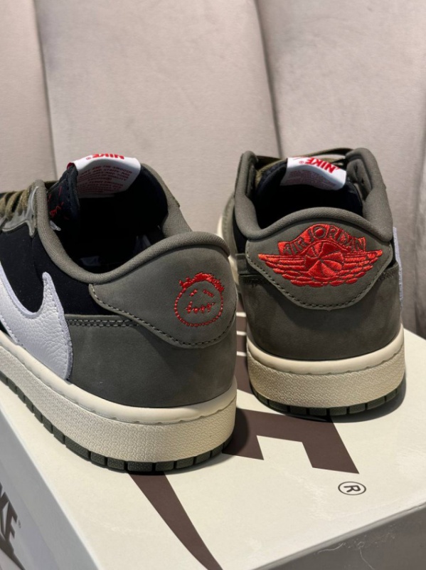 Кросівкі Jordan 1 Retro Low OG SP Travis Scott
