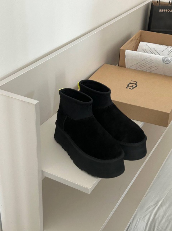 UGG Classic Mini Dipper 'Black'