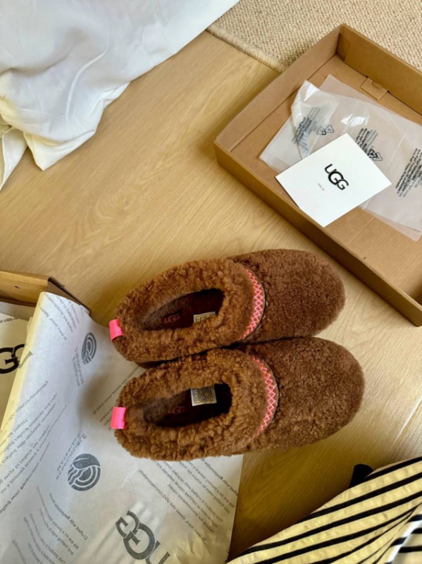 Хутряні сабо UGG