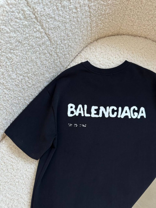 Футболка Balenciaga