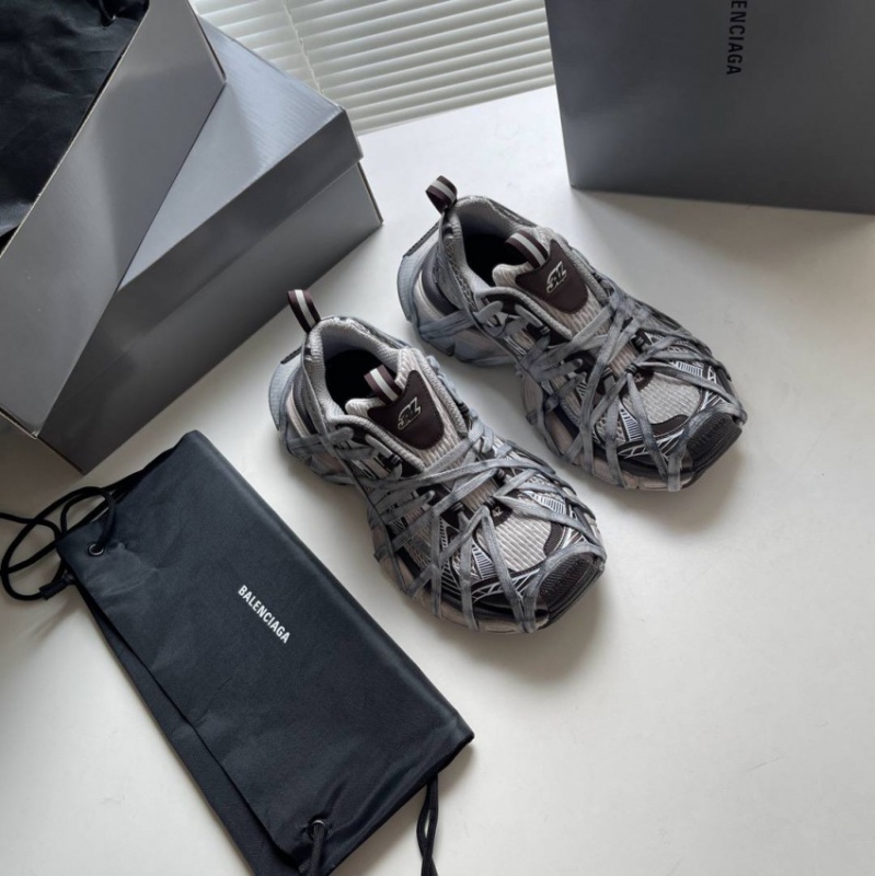Кросівки Balenciaga Extreme Lace