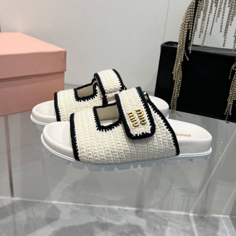 Шльопанці Miu Miu