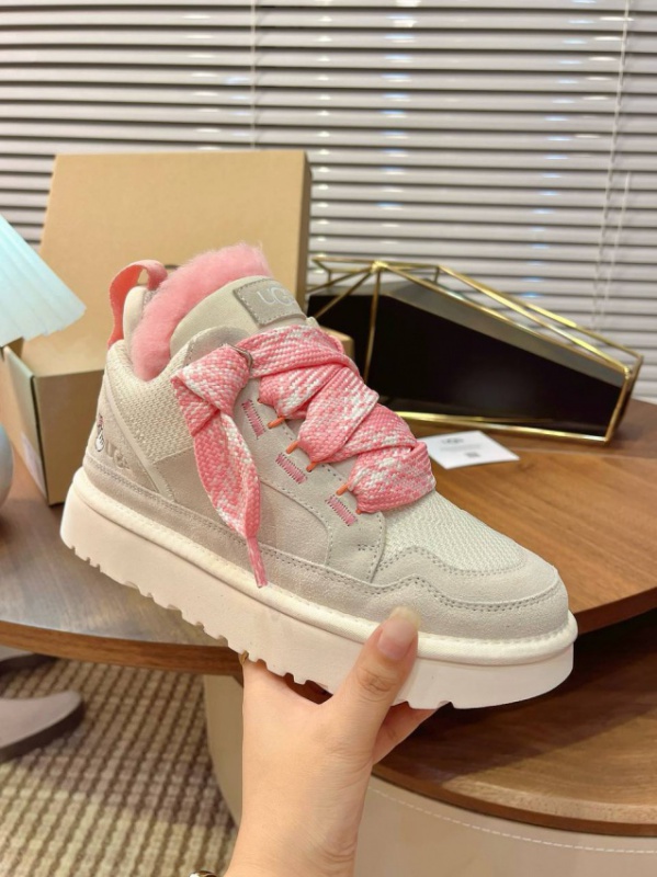 Кросівки UGG Lowmel Love