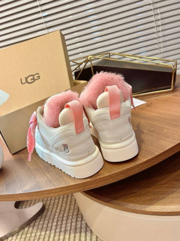 Кросівки UGG Lowmel Love