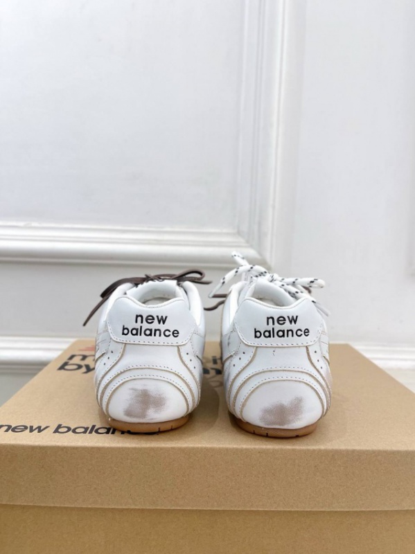 Шкіряні кросівки Miu Miu x NB